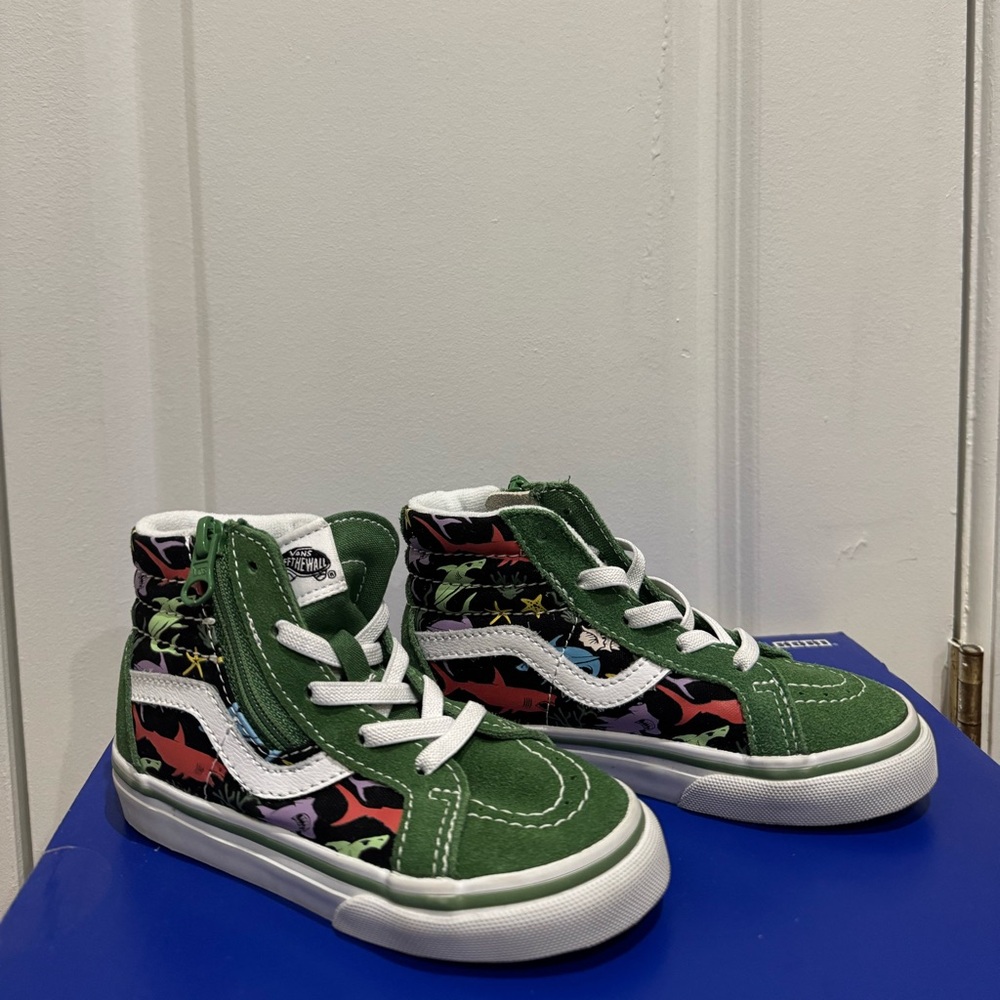 Vans Kids Shoes - Green with Multicolor Dinosaur Print